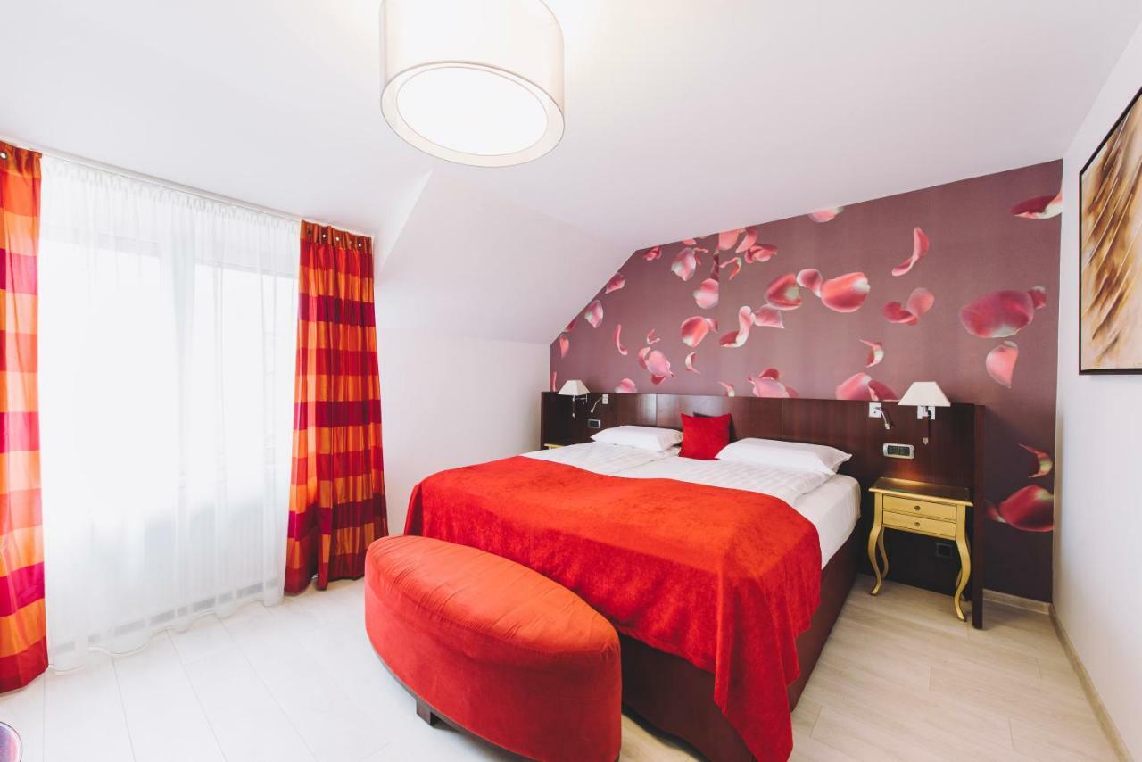 Derby Apart Hotel アルバ・ユリア 部屋 写真