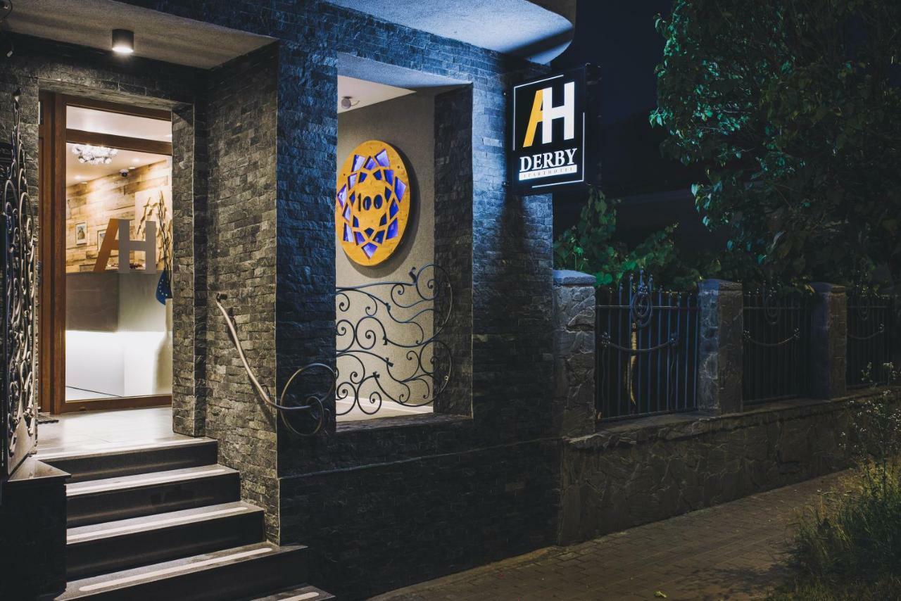 Derby Apart Hotel アルバ・ユリア エクステリア 写真